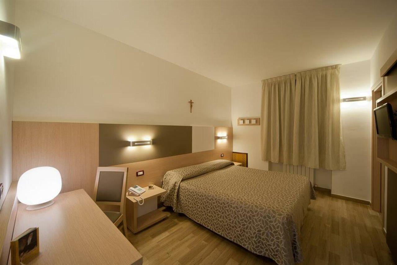 Hotel Delle Rose Cascia Exterior photo