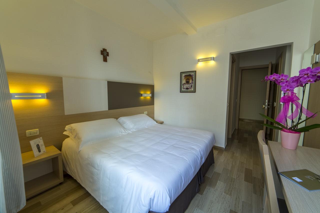 Hotel Delle Rose Cascia Exterior photo